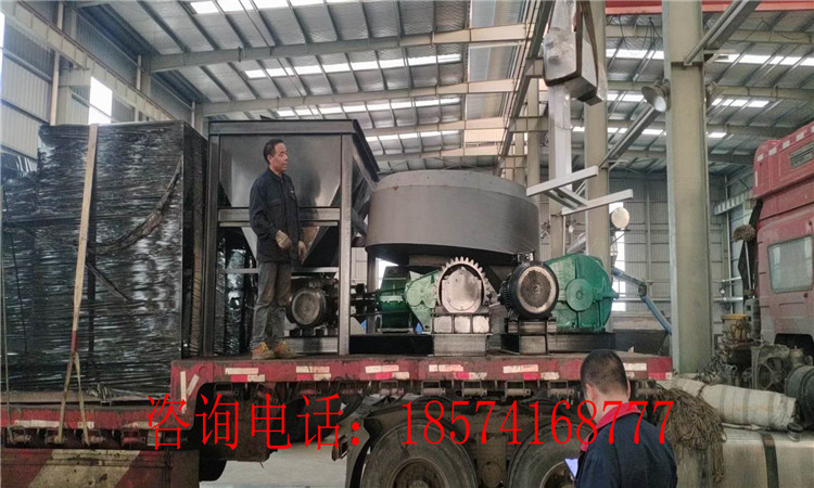 顆粒生產(chǎn)線(xiàn)裝車(chē)現(xiàn)場(chǎng)