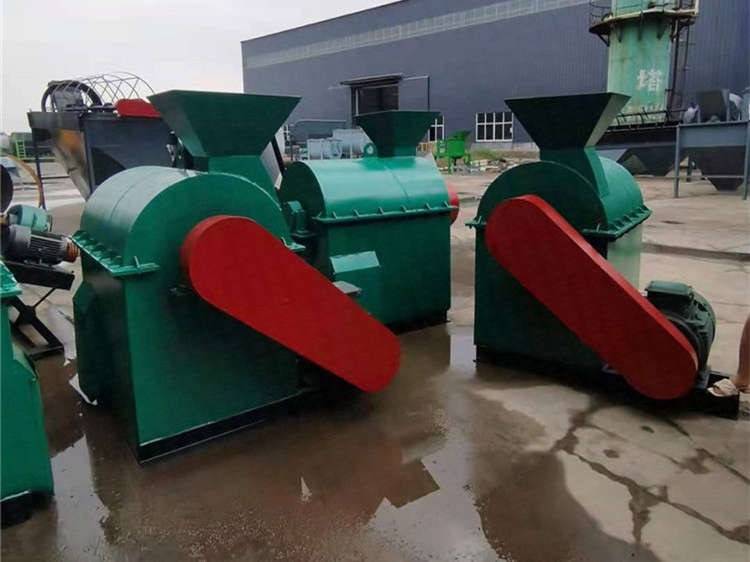 各種型號(hào)粉碎機(jī)生產(chǎn)定制廠家濕物料打碎機(jī)