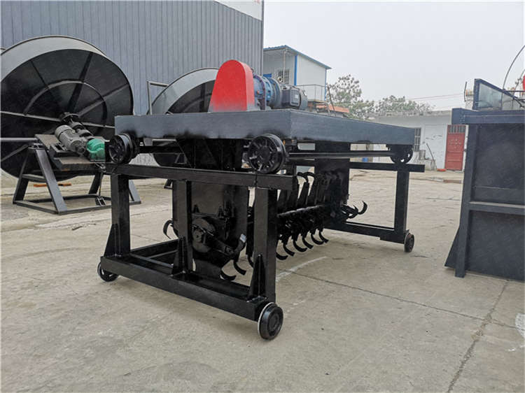 豬糞雞糞養(yǎng)殖處理發(fā)酵設(shè)備,槽式翻拋機(jī)腐熟機(jī)