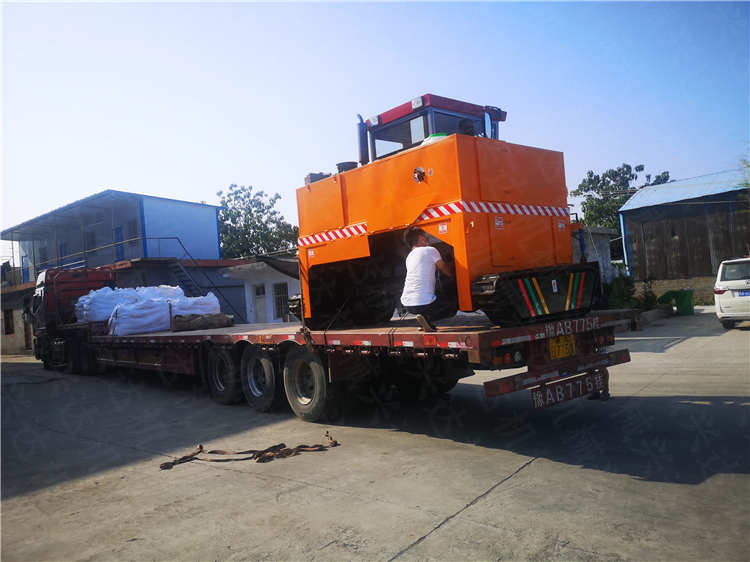 室外行走發(fā)酵破碎有機肥翻耙機 一人駕駛處理牛糞履帶翻拋機