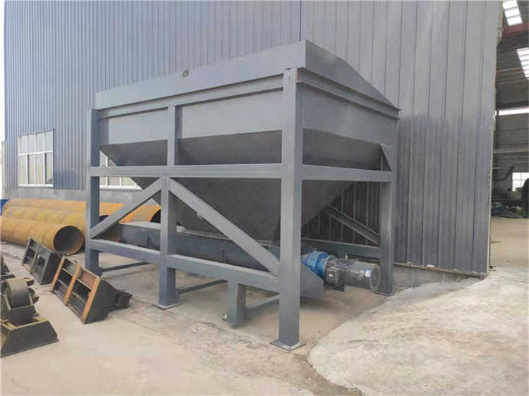農(nóng)業(yè)廢棄物生產(chǎn)有機(jī)肥設(shè)備 喂料物料暫存 均勻定量出料鏟車料倉(cāng)設(shè)備