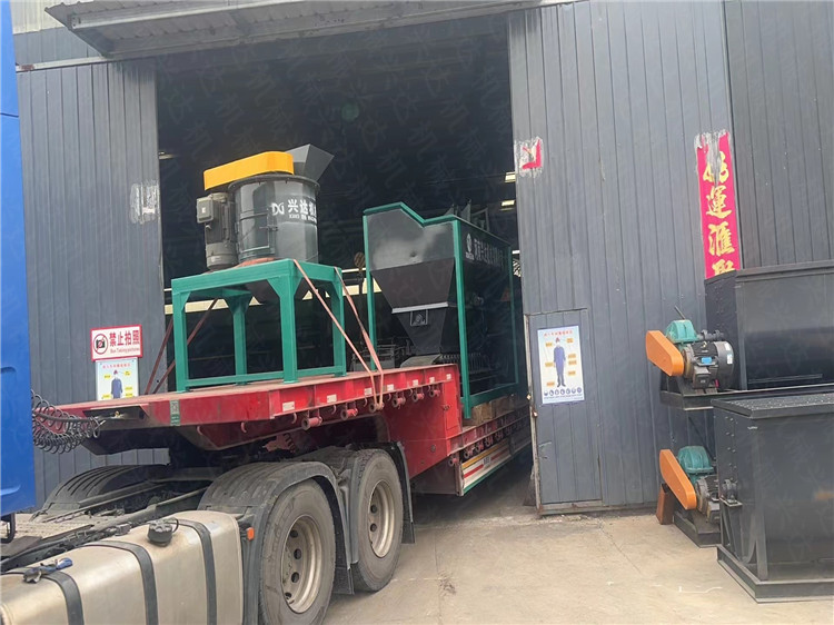 ��ʽ����C(j��)60���ߝ����ϴ����O(sh��)��l(f��)؛