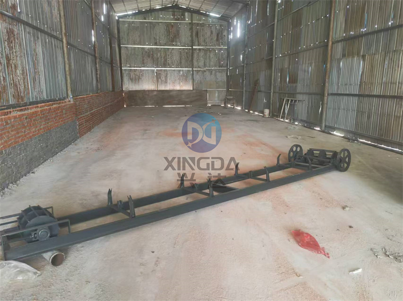 有機(jī)肥免烘干造粒機(jī)試機(jī)現(xiàn)場(chǎng)