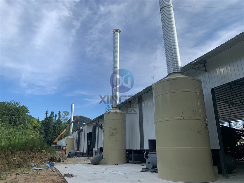 年產(chǎn)5萬(wàn)噸的有機(jī)肥生產(chǎn)線設(shè)備安裝現(xiàn)場(chǎng)