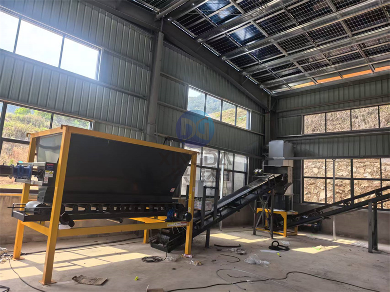 年產(chǎn)1萬噸的有機(jī)肥生產(chǎn)線安裝現(xiàn)場